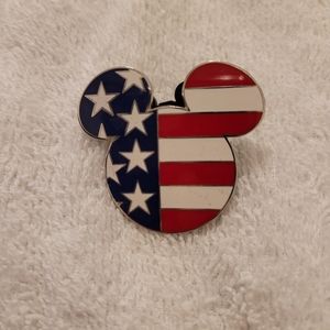 Mickey Mouse Head Icon “American Flag” Patriotic 2002 Trading Pin # 23783